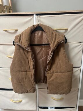 Corduroy Puffer Vest in Camel Brown